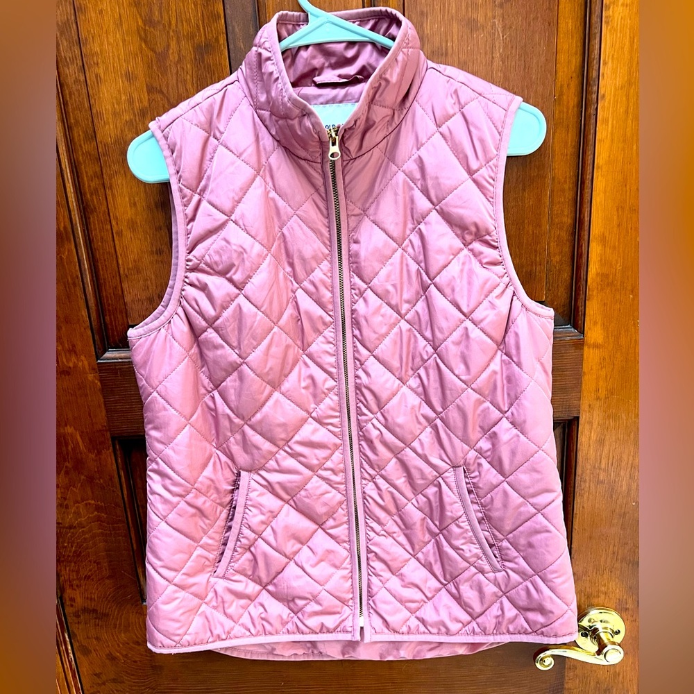 Women’s spring weight vest size Medium from Old Navy.